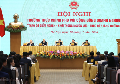 Thủ tướng chủ trì Hội nghị Thường trực Chính phủ với cộng đồng doanh nghiệp
